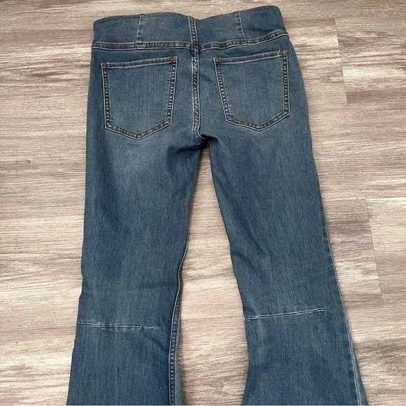 Free People Penny Pull-On Dark Wash Blue Mid Rise Flare Jeans Women’s Size 26 - Picture 8 of 12